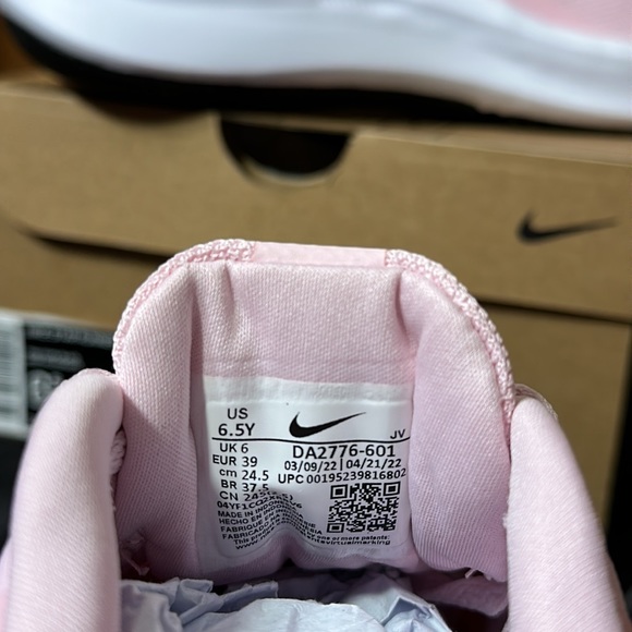 Nike Star Runner 3 (GS) Athletic Shoes - Picture 8 of 10